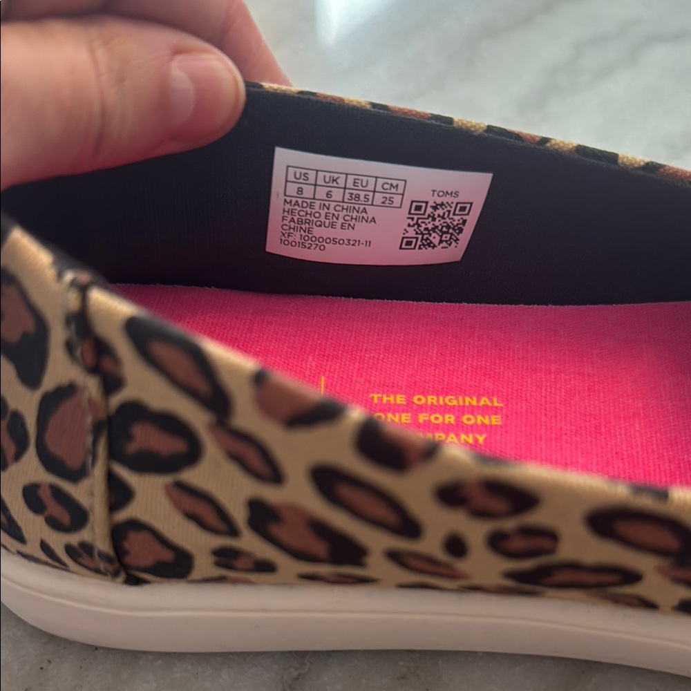 TOMS Leopard Print Slip-On Shoes 8 Women’s - Picture 4 of 6